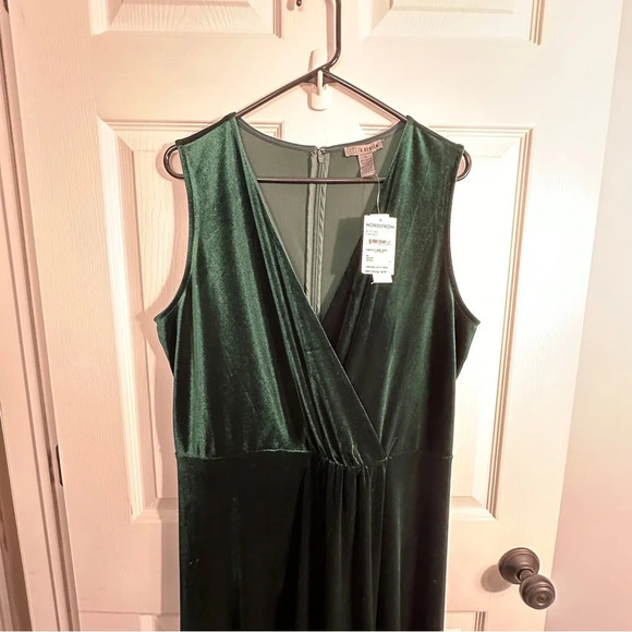 NEW with tags, Love‎ X Design size 1X emerald green velvet Rosalie maxi dress - Picture 2 of 11